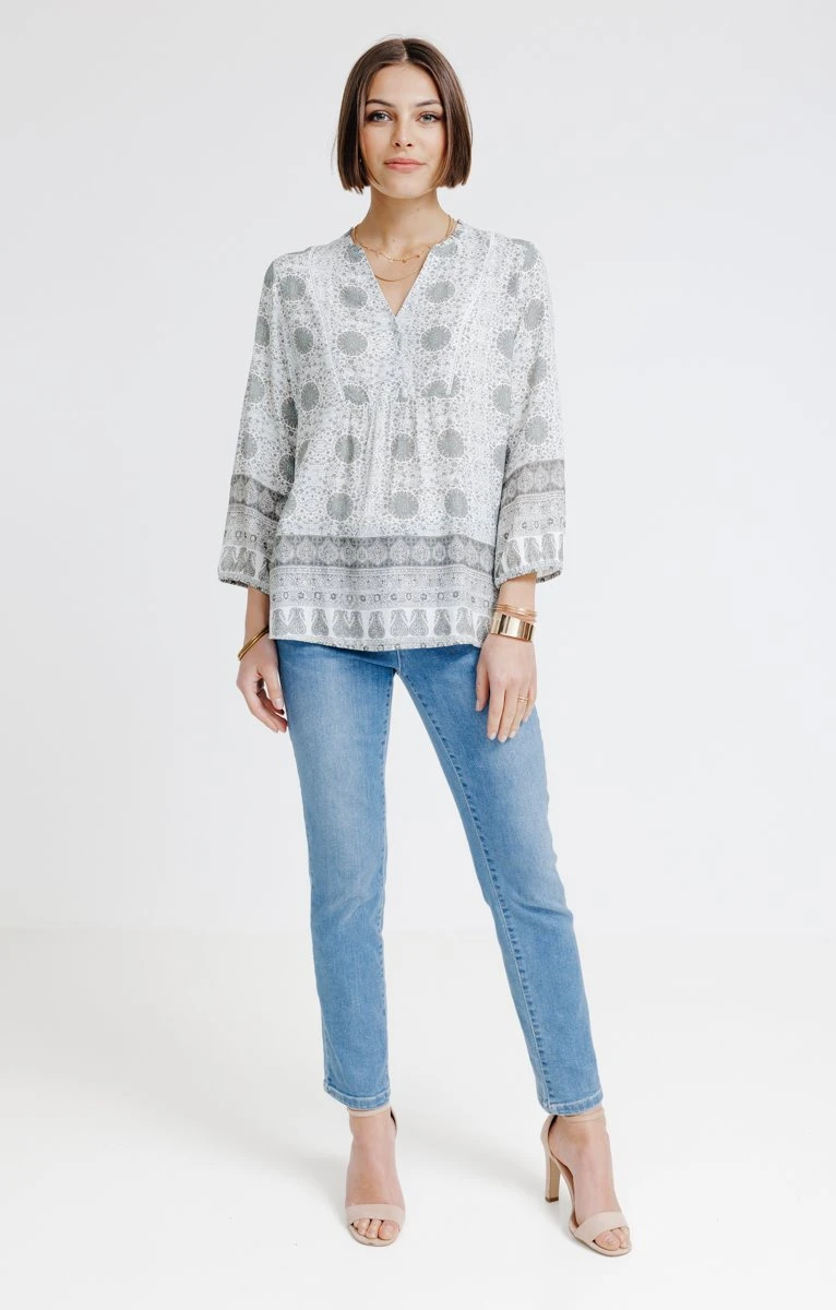 Blouse Imprimé Placé Col Froufrou 3 Blouse Imprimé Placé Col Froufrou – Image 3