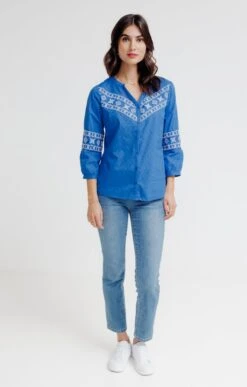 Blouse Unie Avec Broderies 7 Blouse Unie Avec Broderies -Haute couture k blouse unie avec broderies affinites BLEU DUR o 46