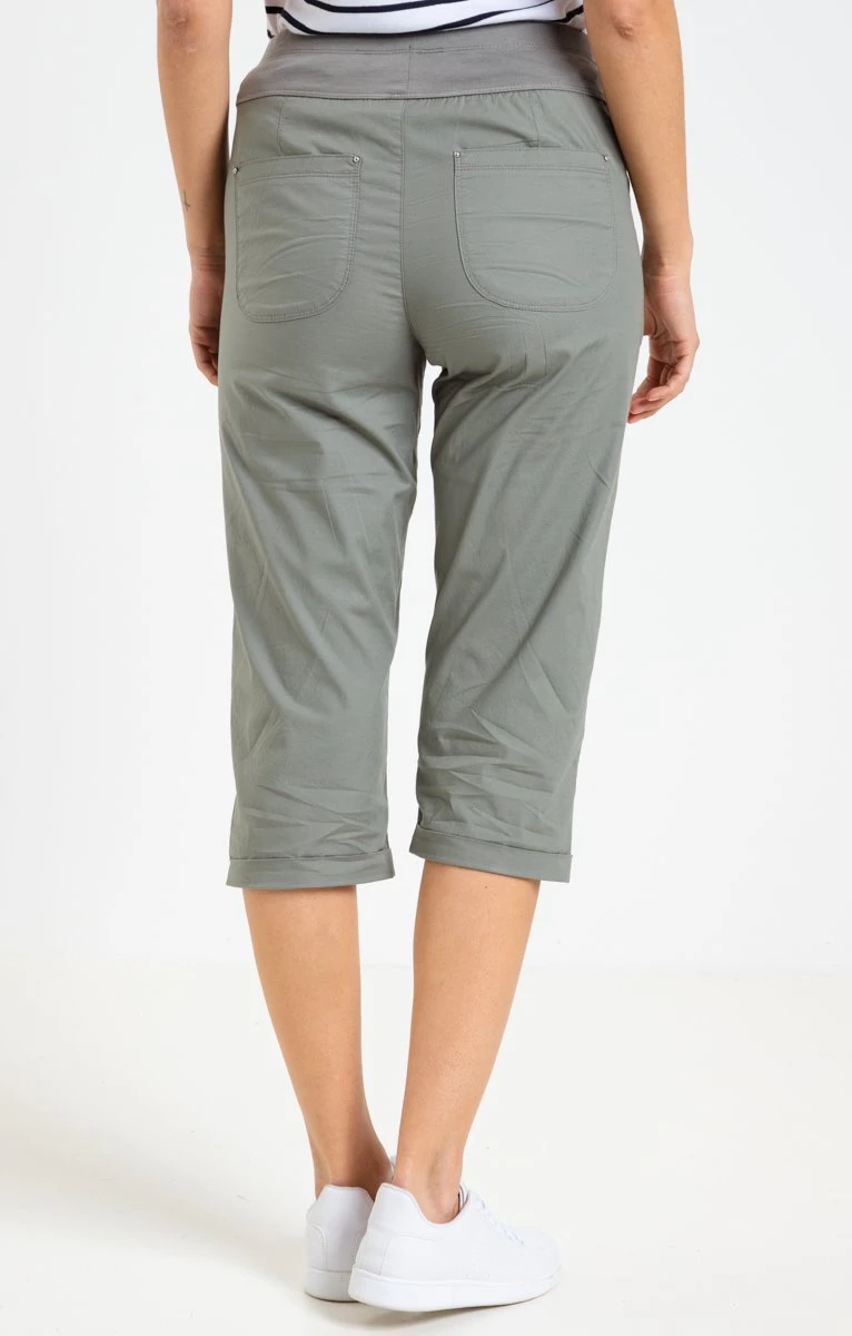 Pantalon Corsaire Avec Détail Strass 2 Pantalon Corsaire Avec Détail Strass – Image 2