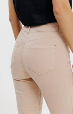 Pantalon Droit Avec Double Boutonnage 9 Pantalon Droit Avec Double Boutonnage -Haute couture k pantalon droit avec double boutonnage armand thiery femme BEIGE d2 44