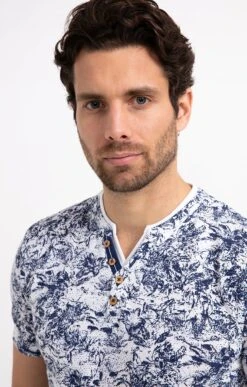 Tee-shirt Manches Courtes Empreintes 6 Tee-shirt Manches Courtes Empreintes -Haute couture k t shirt manches courtes empreintes at company MARINE o 2