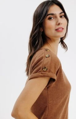 Tee-shirt Uni Avec Boutons épaules 7 Tee-shirt Uni Avec Boutons épaules -Haute couture k tee shirt armand thiery femme HAVANE d1 47